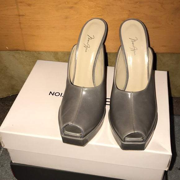 bcbg mules